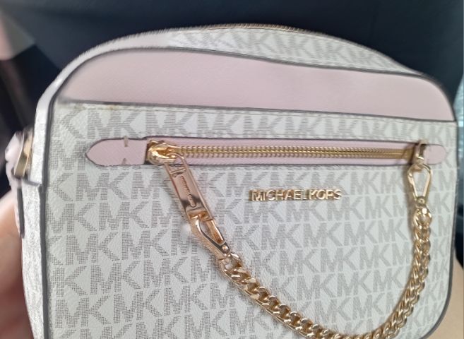 กระเป๋า cross body Mk แท้ รูปที่ 2