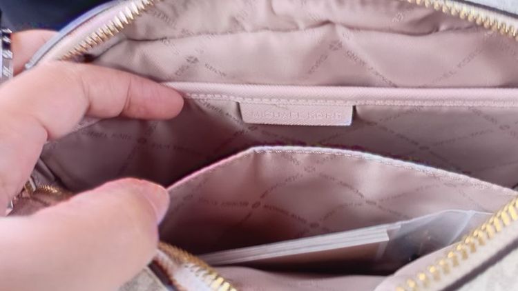 กระเป๋า cross body Mk แท้ รูปที่ 3