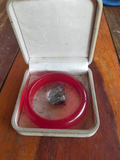 กำไลหยกแดงพร้อมจี้หินควอท รูปที่ 2