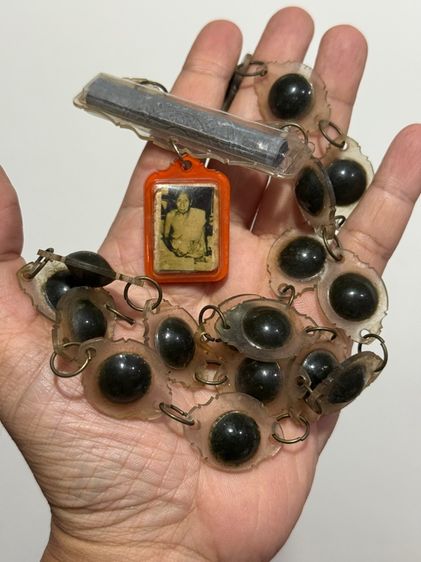 พระหลวงพ่อทาบ พร้อมสร้อยตะกรุด สีผึ้งเขียวหลวงพ่อทาบ  รูปที่ 3