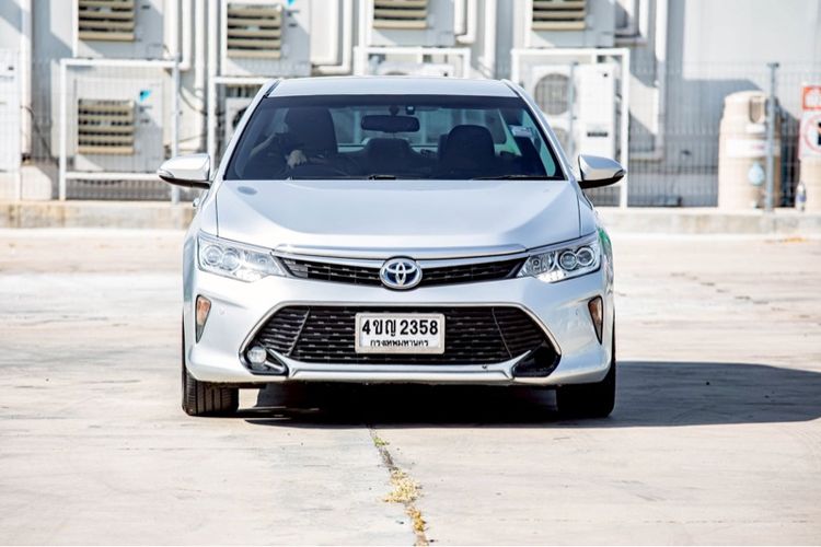 Toyota Camry 2017 2.5 Hybrid Sedan ไฮบริด เกียร์อัตโนมัติ เทา รูปที่ 2
