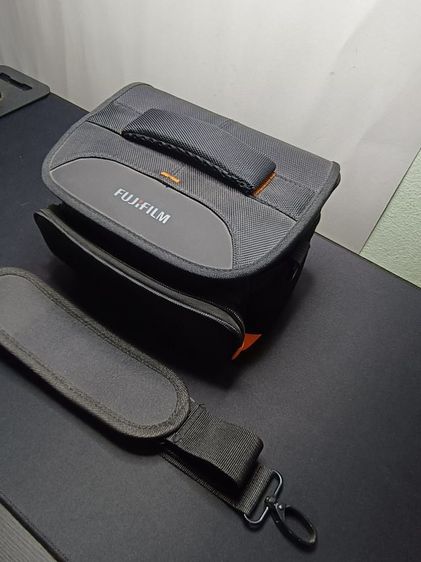 กระเป๋าสะพายกล้องฟูจิ Fujifilm Shoulder Bag ใส่เลนส์ได้ 1-2 ตัว รูปที่ 2
