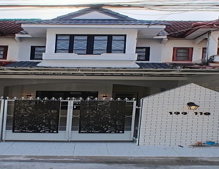 ขายหมู่บ้านช.รุ่งเรือง6ที่20วา4ห้องนอนใกล้เทศบาลบางบัวทอง  