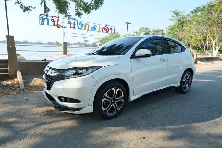 Honda HR-V 2017 1.8 E Limited Sedan เบนซิน ไม่ติดแก๊ส เกียร์อัตโนมัติ ขาว รูปที่ 3