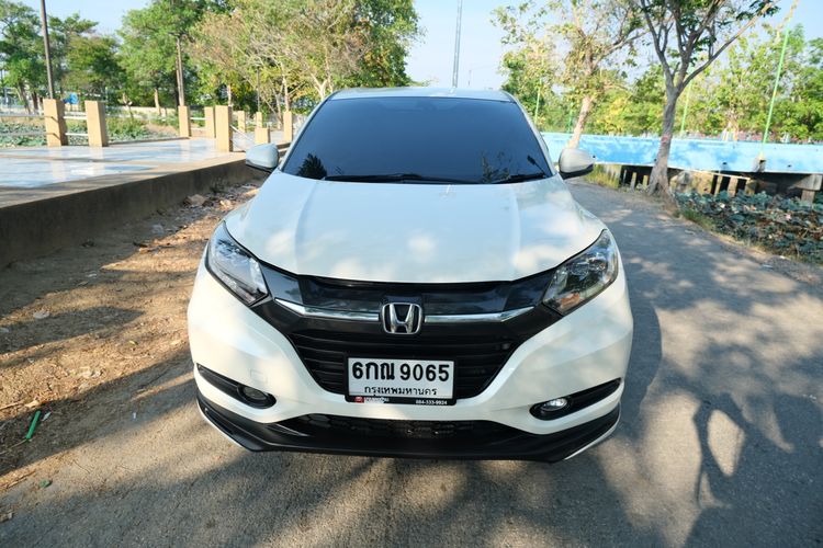 Honda HR-V 2017 1.8 E Limited Sedan เบนซิน ไม่ติดแก๊ส เกียร์อัตโนมัติ ขาว รูปที่ 2
