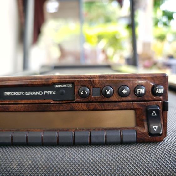 วิทยุติดรถยนต์วินเทจยี่ห้อ Becker ใช้งานได้ปกติ ทั้งเทป ทั้งวิทยุ รุ่นคลาสสิกที่นิยมใช้รถยนต์ Mercedes-Benz รุ่นเก่า ผลิตในประเทศเยอรมนี รูปที่ 3
