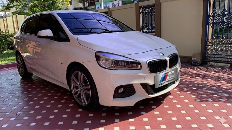 รถ BMW Series 2 218i Active Tourer สี ขาว