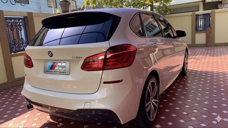 BMW Series 2 2015 218i Active Tourer Utility-car เบนซิน ไม่ติดแก๊ส เกียร์อัตโนมัติ ขาว รูปที่ 4