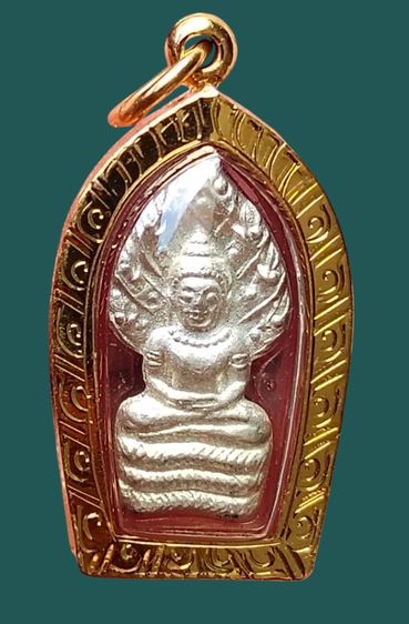 ปรกใบมะขาม เนื้อเงิน หลวงพ่อคูณ รุ่นเสาร์ห้า ปี 37 เลี่ยมทอง90