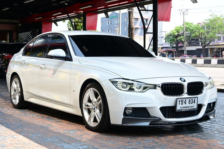 BMW Series 3 2018 320d Sedan ดีเซล ไม่ติดแก๊ส เกียร์อัตโนมัติ ขาว รูปที่ 3