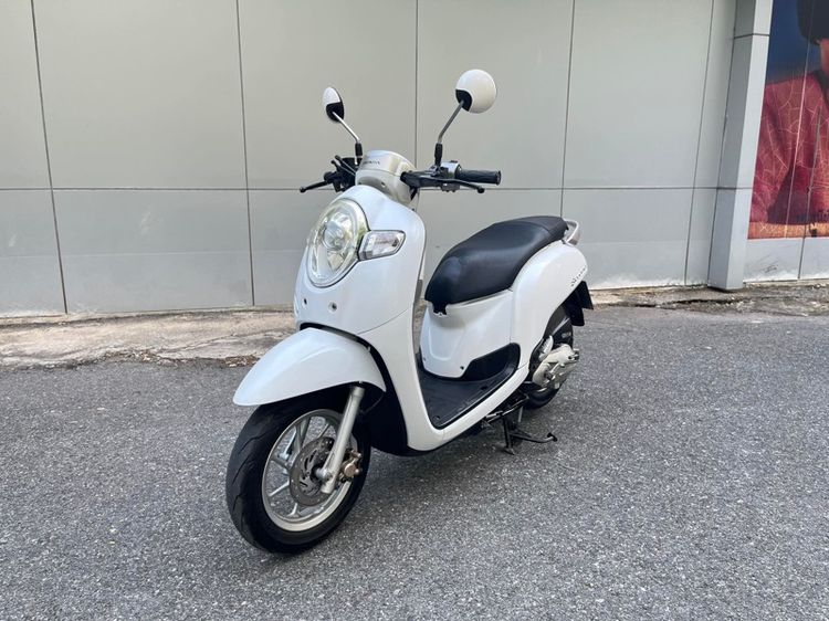 Honda รุ่น Scoopy i 110cc ปี 2018 สตาร์ทมือ 