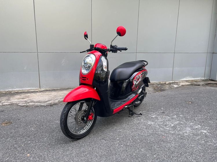 Honda รุ่น Scoopy i 110cc 