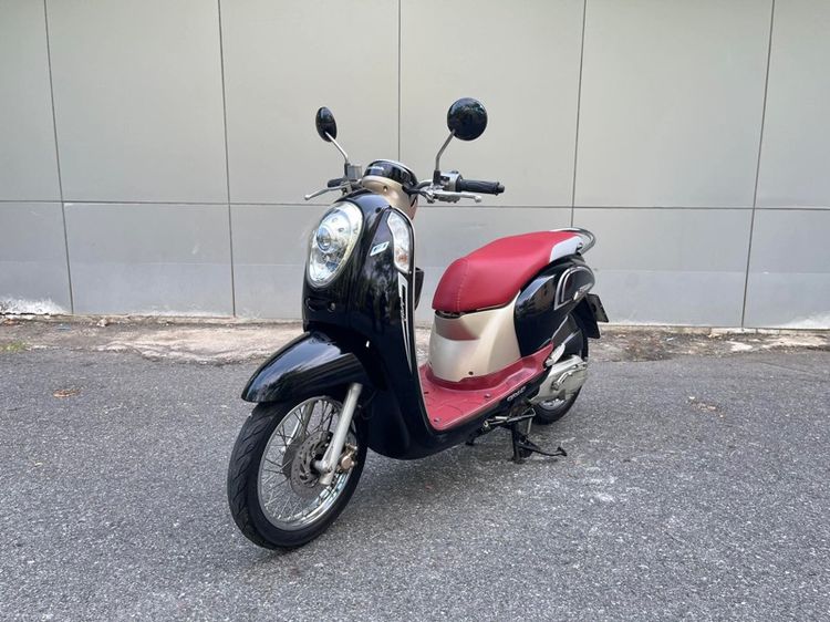 Honda รุ่น Scoopy i 110cc ปี 2016 สตาร์ทมือ 