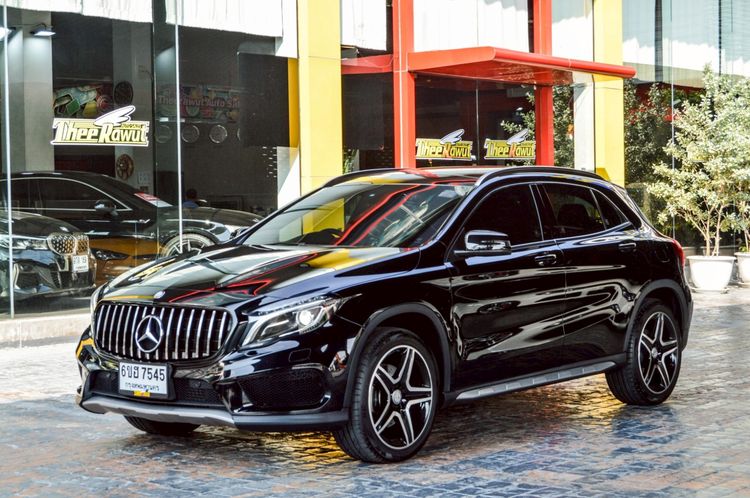รถ Mercedes-Benz GLA-Class GLA250 สี ดำ