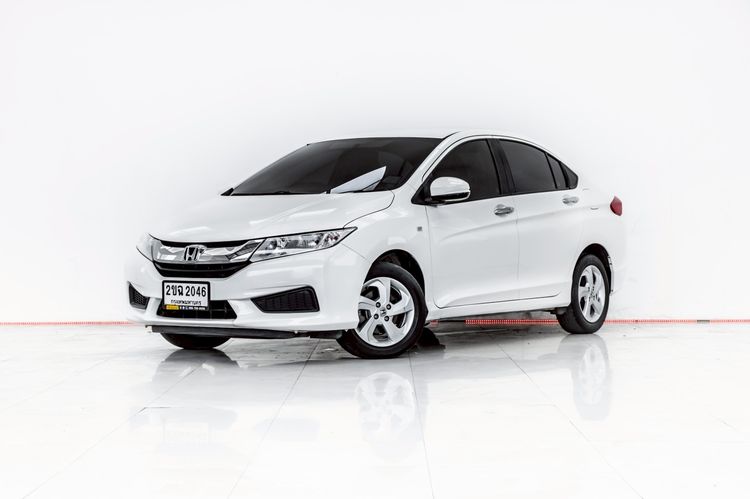 รถ Honda City 1.5 V สี ขาว