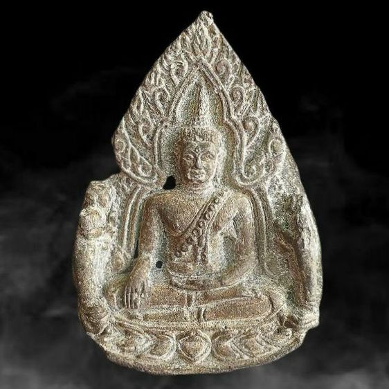 พระพุทธชินราช ข้างพระอัครสาวก.