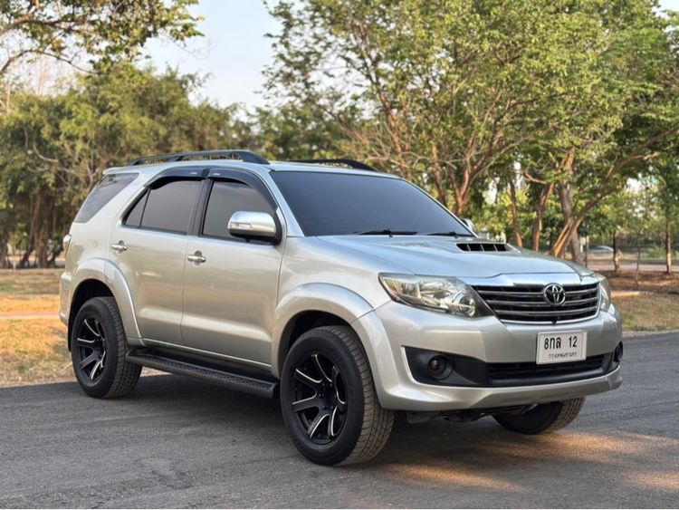 Toyota Fortuner 2013 3.0 V 2WD Champ Midnight Shine Utility-car ดีเซล ไม่ติดแก๊ส เกียร์อัตโนมัติ เทา รูปที่ 2