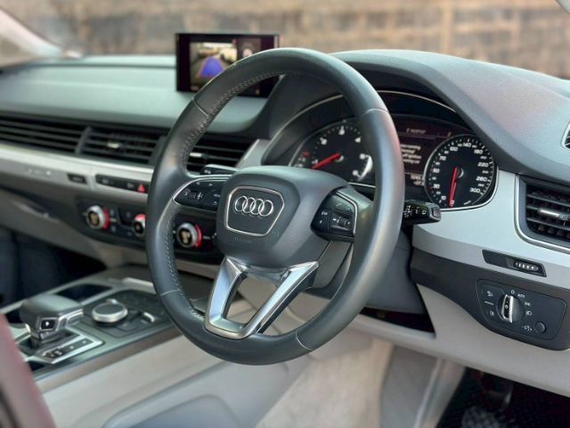 Audi Audi Q7  2017 3.0 TFSI Quattro S Line 4WD Sedan ดีเซล ไม่ติดแก๊ส เกียร์อัตโนมัติ ดำ รูปที่ 2