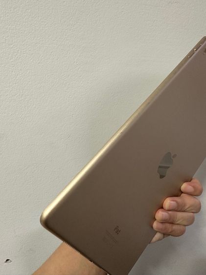 iPad Pro 9.7” 128GB Wi-Fi สีทอง รูปที่ 4
