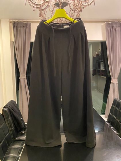 ชาแนล กางเกงทรงสวย สภาพใหม่เอี่ยม