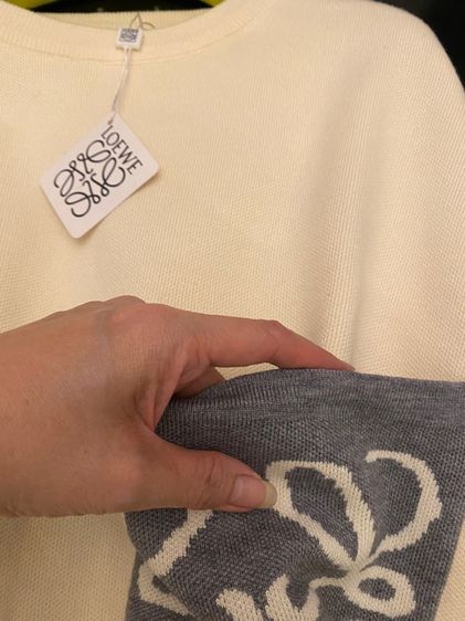 โลเอเว่(ติดจองค่ะ) เสื้อแขนสยาว สภาพใหม่เอี่ยม รูปที่ 4