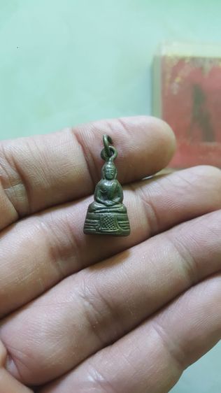 พระกริ่งหลวงพ่อโสธรเก่าพร้อมกล่อง กริ่งดัง สวยงามได้อายุปีจัดสร้าง รูปที่ 3