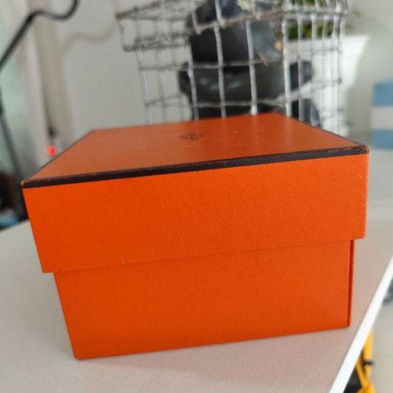 กล่องใส่นาฬิกา hermes มือสองตามสภาพเก่าเก็บขอคนรับได้ รูปที่ 8