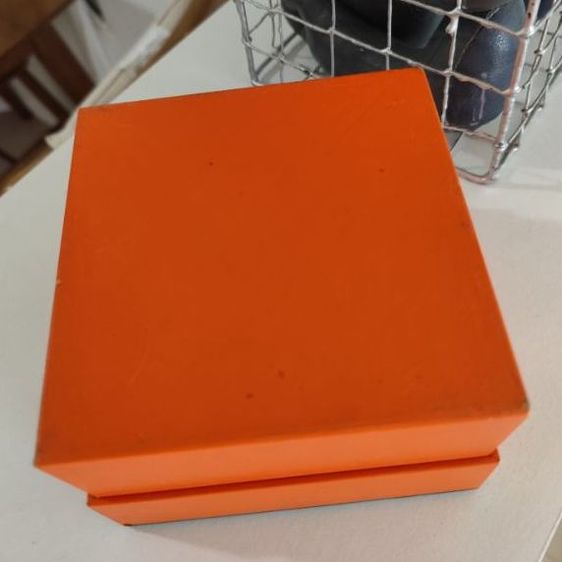 กล่องใส่นาฬิกา hermes มือสองตามสภาพเก่าเก็บขอคนรับได้ รูปที่ 4