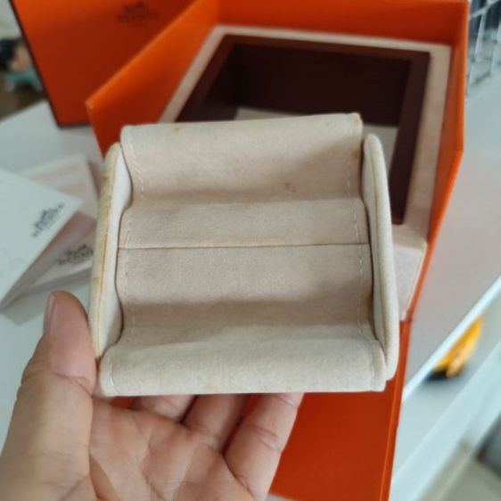 กล่องใส่นาฬิกา hermes มือสองตามสภาพเก่าเก็บขอคนรับได้ รูปที่ 9