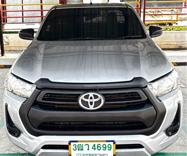 Toyota Hilux Revo2.4 ปี2023 ไมล์แท้79,859โล