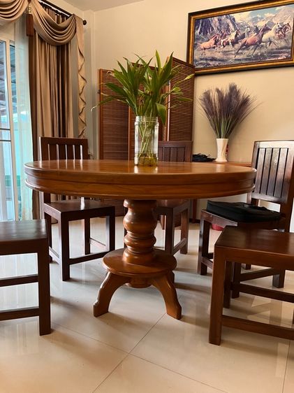 โต๊ะไม้สัก