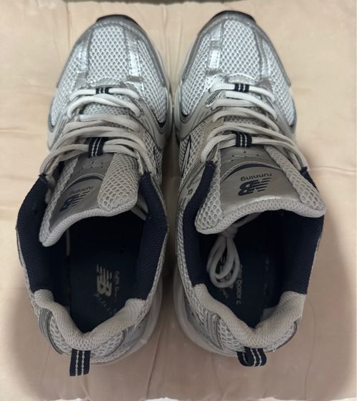 รองเท้า 