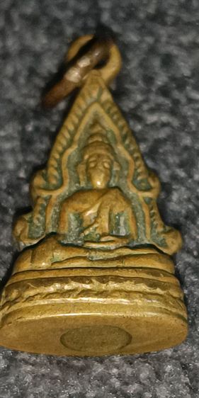 พระผงสุพรรณ พิมหน้าแก่นิยม พร้อมเลี้ยมเงินเก่า รูปที่ 8