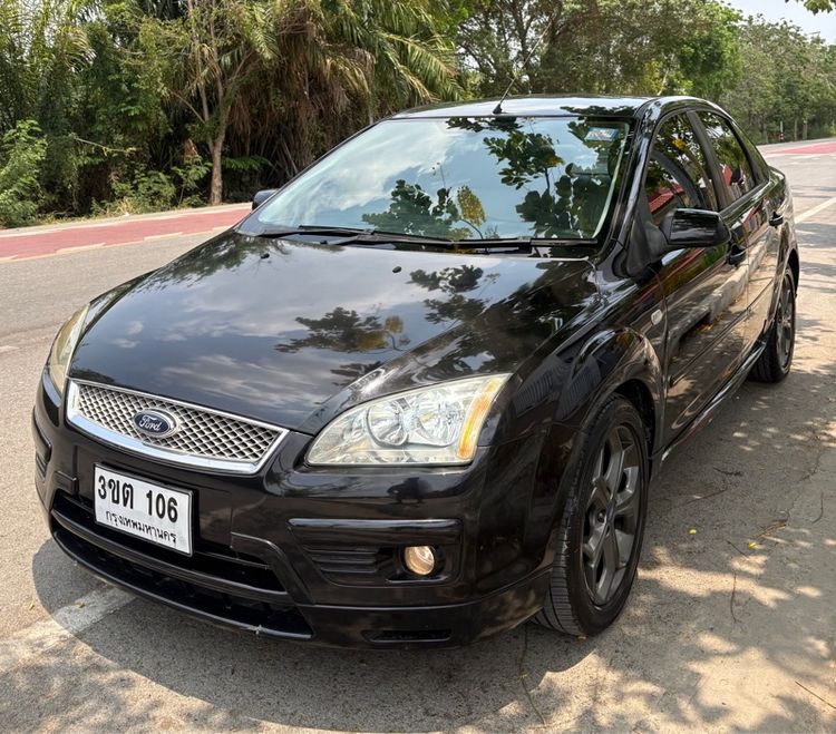 Ford Focus 2005 1.8 Ghia Sedan เบนซิน ไม่ติดแก๊ส เกียร์อัตโนมัติ ดำ รูปที่ 2