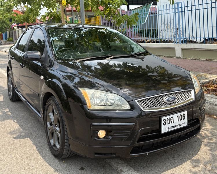รถ Ford Focus 1.8 Ghia สี ดำ
