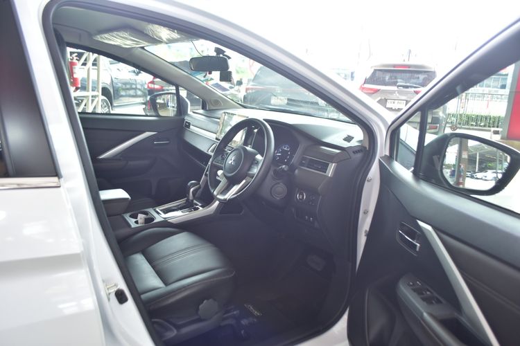 Mitsubishi Xpander 2023 1.5 GT Utility-car เบนซิน ไม่ติดแก๊ส เกียร์อัตโนมัติ ขาว รูปที่ 4