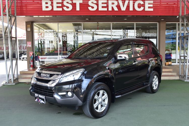 รถ Isuzu MU-X 3.0 สี ดำ