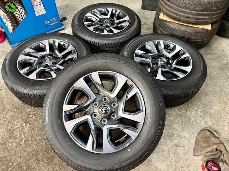 ล้อแม็ก TOYOTA LEADER ขอบ 18”  ยาง DUNLOP 265-60R18 ปี 26  สีเส้นตุ่มหน้ายางยังอยู่ รูปที่ 3