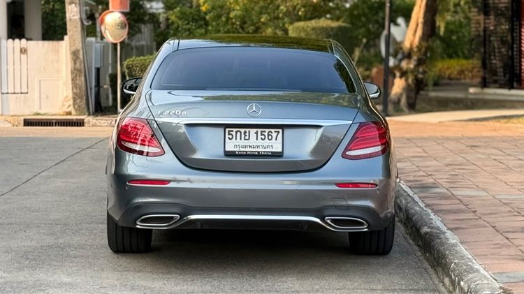 Mercedes-Benz E-Class 2016 E220d Sedan ดีเซล ไม่ติดแก๊ส เกียร์อัตโนมัติ เทา รูปที่ 4