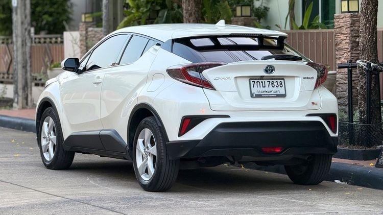 Toyota C-HR 2018 1.8 Hybrid Mid Sedan ไฮบริด ไม่ติดแก๊ส เกียร์อัตโนมัติ ขาว รูปที่ 4