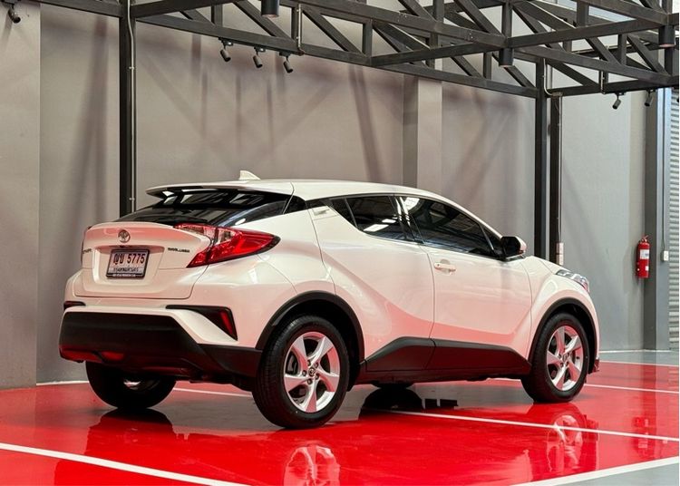 Toyota C-HR 2019 1.8 Mid Utility-car เบนซิน ไม่ติดแก๊ส เกียร์อัตโนมัติ ขาว รูปที่ 3