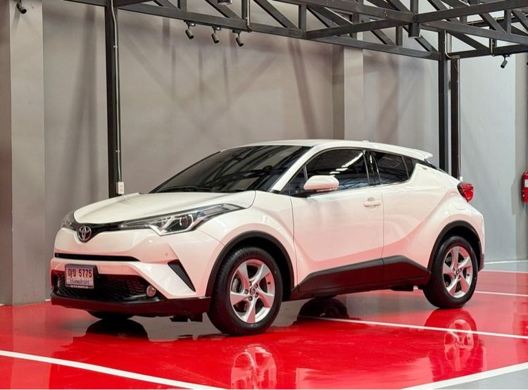 Toyota C-HR 2019 1.8 Mid Utility-car เบนซิน ไม่ติดแก๊ส เกียร์อัตโนมัติ ขาว รูปที่ 4