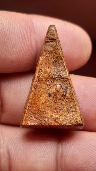 พระนางพญาเข่าตรง รูปที่ 2