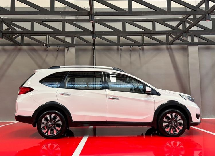 Honda BR-V 2021 1.5 V Utility-car เบนซิน ไม่ติดแก๊ส เกียร์อัตโนมัติ ขาว รูปที่ 2