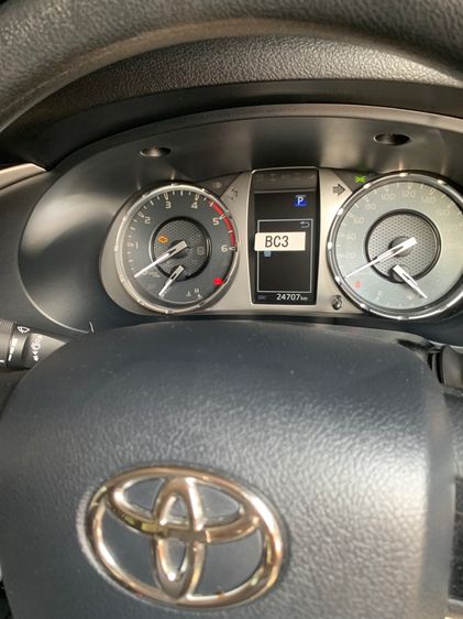 รถ Toyota Hilux Revo Smart Cab 2.4 Entry Prerunner สี ขาว
