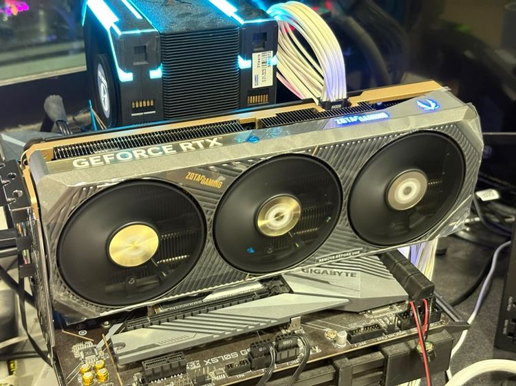 RTX5080 16GB ZOTAC SOLID CORE  รูปที่ 4