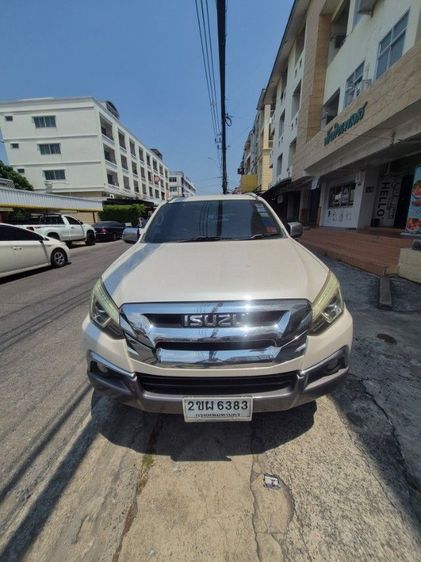 รถ Isuzu MU-X 3.0 Ultimate AT 2WD สี ขาว