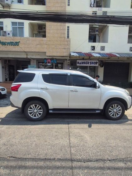 Isuzu MU-X 2017 3.0 Ultimate AT 2WD Utility-car ดีเซล เกียร์อัตโนมัติ ขาว รูปที่ 2