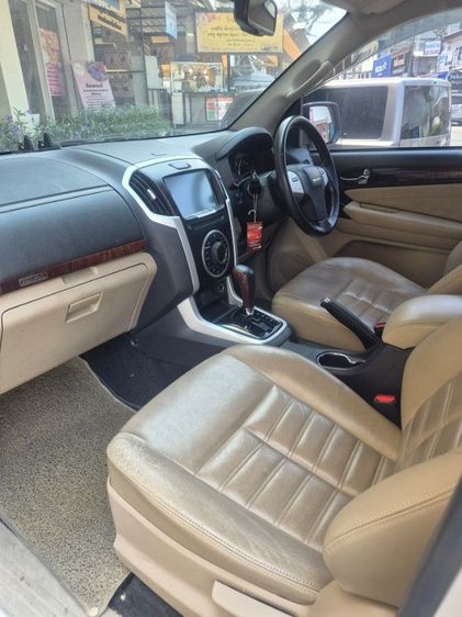 Isuzu MU-X 2017 3.0 Ultimate AT 2WD Utility-car ดีเซล เกียร์อัตโนมัติ ขาว รูปที่ 4