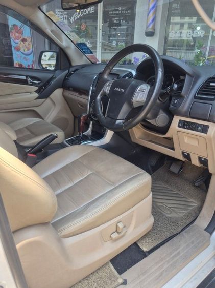 Isuzu MU-X 2017 3.0 Ultimate AT 2WD Utility-car ดีเซล เกียร์อัตโนมัติ ขาว รูปที่ 3